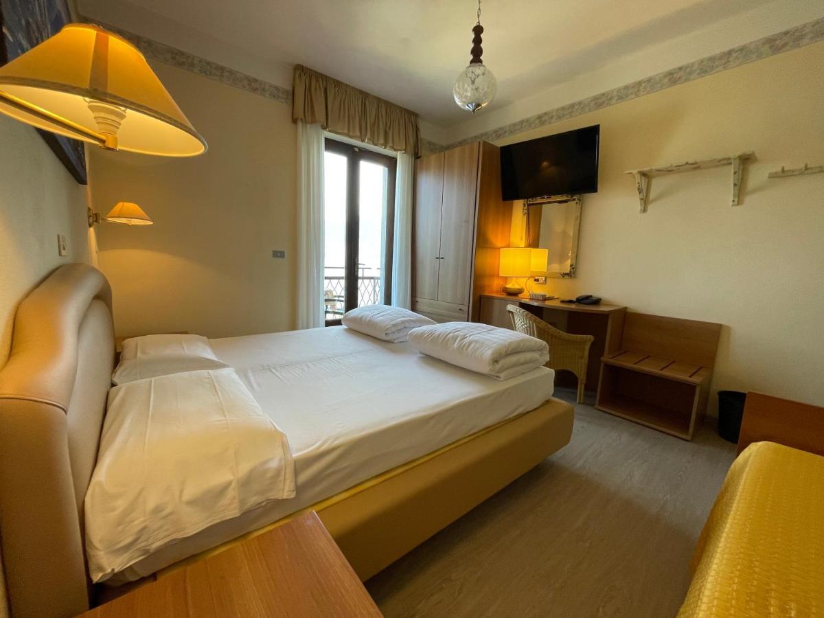 ברנצונה סול גארדה Hotel Rabay מראה חיצוני תמונה